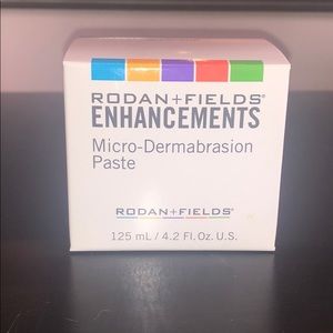 RODAN + FIELDS: MICRO-DERMABRASION PASTE